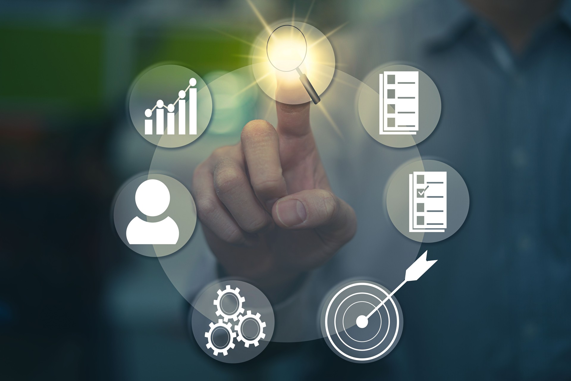 dedo homem de negócios escolha alvo dardo botão de ponta botão amoung grae gráfico gráfico e estratégia de sucesso de metas alcançar caminho usando tecnologia na competição de marketing e grande desempenho